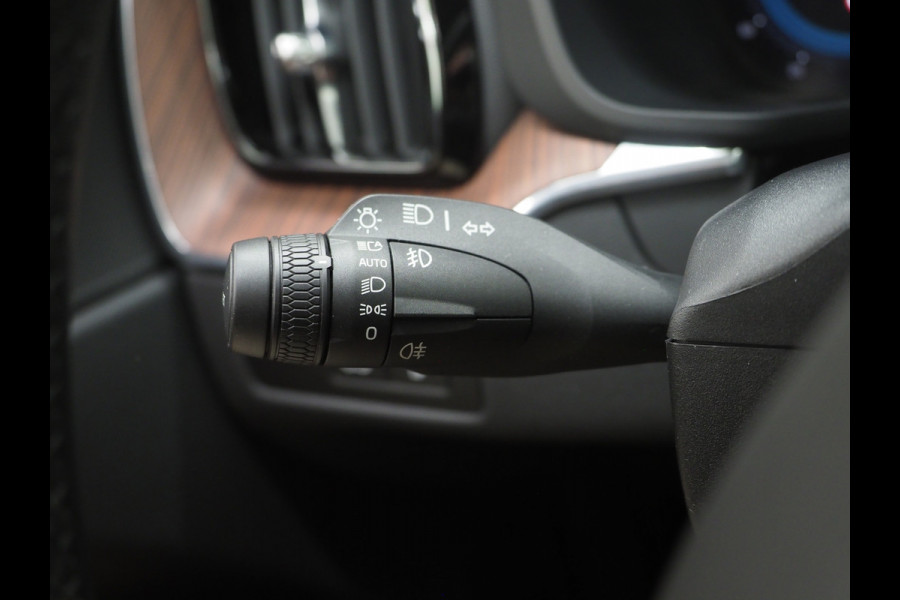 Volvo XC60 2.0 T6 Recharge AWD Ultimate Long Range | Panoramadak | Pilot Assist | Keyless | Camera | Memory | Trekhaak
