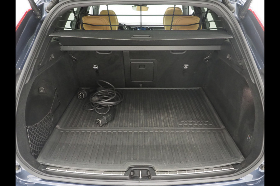Volvo XC60 2.0 T6 Recharge AWD Ultimate Long Range | Panoramadak | Pilot Assist | Keyless | Camera | Memory | Trekhaak