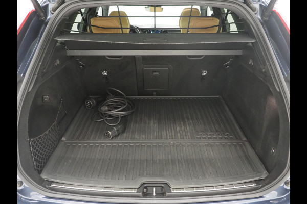 Volvo XC60 2.0 T6 Recharge AWD Ultimate Long Range | Panoramadak | Pilot Assist | Keyless | Camera | Memory | Trekhaak