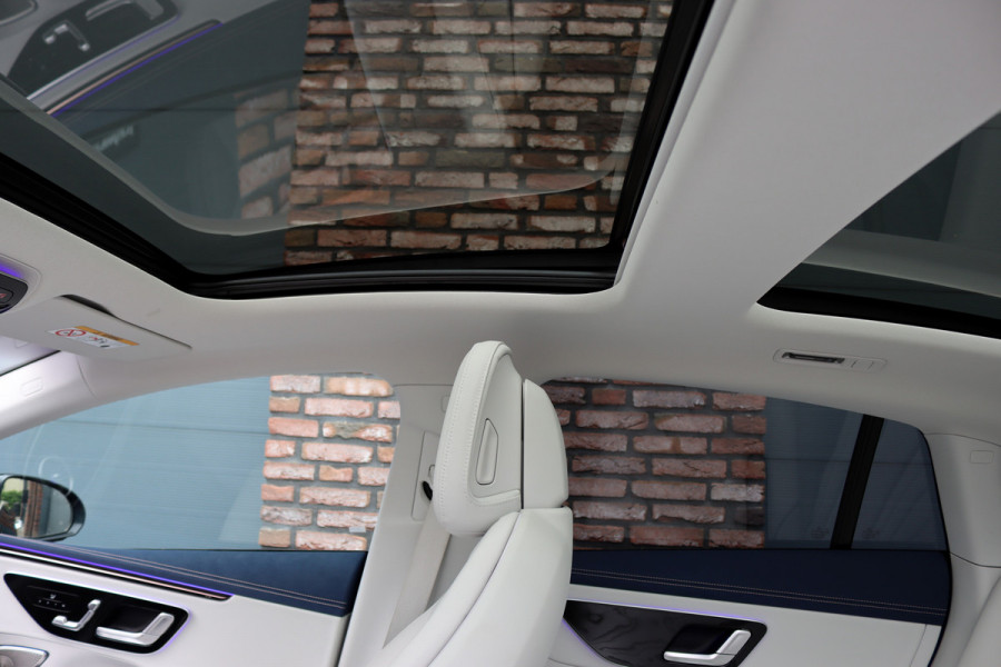 Mercedes-Benz EQE 300 AMG Line 89 kWh | Hyperscreen | Airmatic | Distronic+ | Memory | Burmester | Panoramadak | Digital Light | Surround Camera | Keyless Go | Augmented Reality | Warmtepomp |