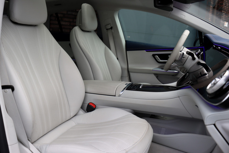 Mercedes-Benz EQE 300 AMG Line 89 kWh | Hyperscreen | Airmatic | Distronic+ | Memory | Burmester | Panoramadak | Digital Light | Surround Camera | Keyless Go | Augmented Reality | Warmtepomp |
