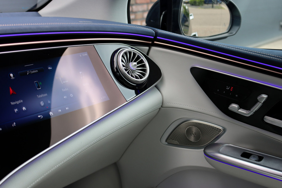 Mercedes-Benz EQE 300 AMG Line 89 kWh | Hyperscreen | Airmatic | Distronic+ | Memory | Burmester | Panoramadak | Digital Light | Surround Camera | Keyless Go | Augmented Reality | Warmtepomp |