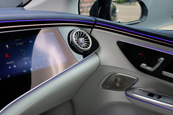 Mercedes-Benz EQE 300 AMG Line 89 kWh | Hyperscreen | Airmatic | Distronic+ | Memory | Burmester | Panoramadak | Digital Light | Surround Camera | Keyless Go | Augmented Reality | Warmtepomp |