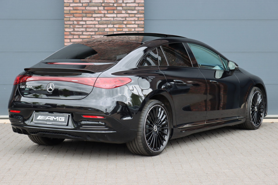 Mercedes-Benz EQE 300 AMG Line 89 kWh | Hyperscreen | Airmatic | Distronic+ | Memory | Burmester | Panoramadak | Digital Light | Surround Camera | Keyless Go | Augmented Reality | Warmtepomp |