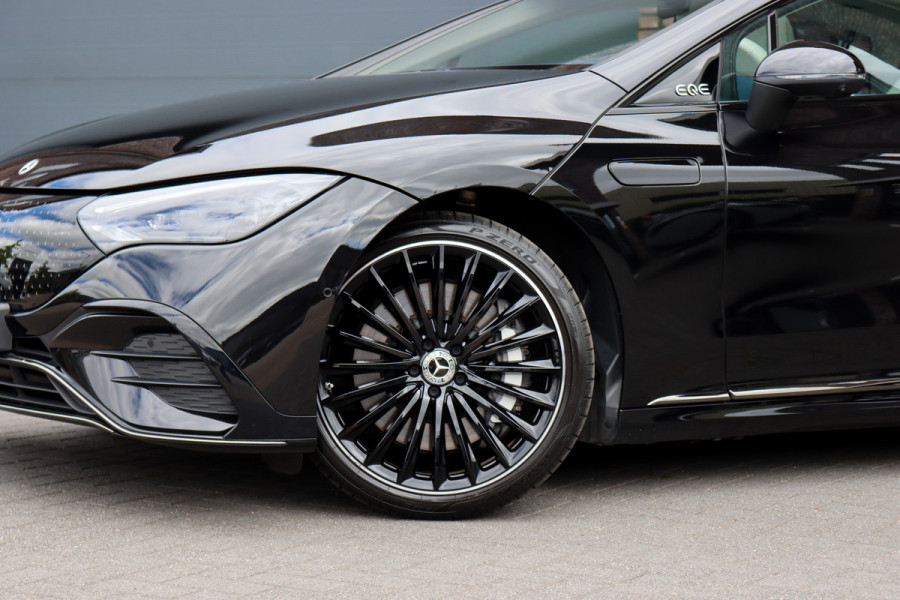 Mercedes-Benz EQE 300 AMG Line 89 kWh | Hyperscreen | Airmatic | Distronic+ | Memory | Burmester | Panoramadak | Digital Light | Surround Camera | Keyless Go | Augmented Reality | Warmtepomp |