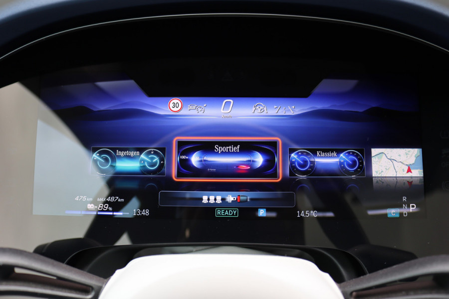 Mercedes-Benz EQE 300 AMG Line 89 kWh | Hyperscreen | Airmatic | Distronic+ | Memory | Burmester | Panoramadak | Digital Light | Surround Camera | Keyless Go | Augmented Reality | Warmtepomp |