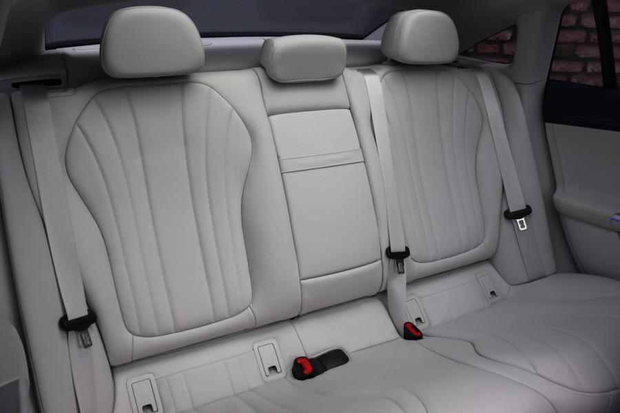 Mercedes-Benz EQE 300 AMG Line 89 kWh | Hyperscreen | Airmatic | Distronic+ | Memory | Burmester | Panoramadak | Digital Light | Surround Camera | Keyless Go | Augmented Reality | Warmtepomp |