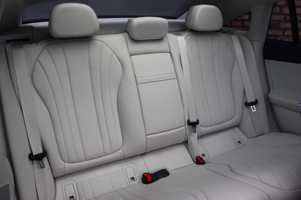 Mercedes-Benz EQE 300 AMG Line 89 kWh | Hyperscreen | Airmatic | Distronic+ | Memory | Burmester | Panoramadak | Digital Light | Surround Camera | Keyless Go | Augmented Reality | Warmtepomp |