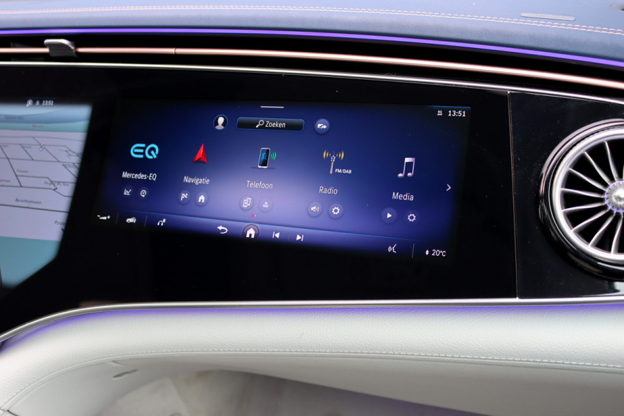 Mercedes-Benz EQE 300 AMG Line 89 kWh | Hyperscreen | Airmatic | Distronic+ | Memory | Burmester | Panoramadak | Digital Light | Surround Camera | Keyless Go | Augmented Reality | Warmtepomp |