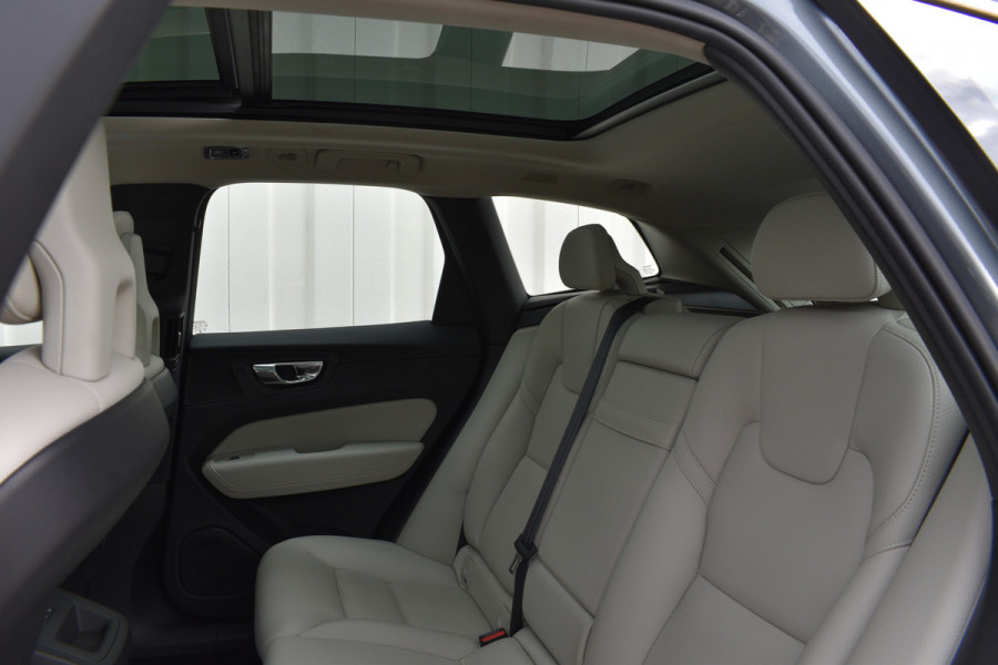Volvo XC60 T8 Twin Engine AWD Inscription | Lucht vering | 360 camera | Trekhaak | Blis | stoel met geheugen |