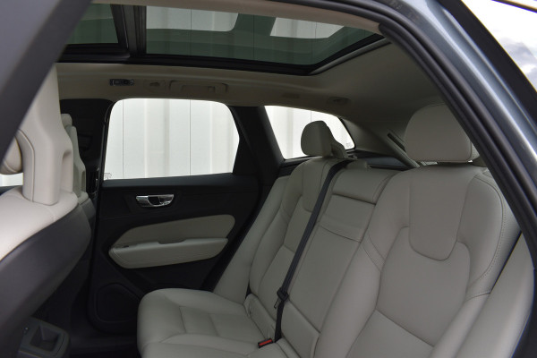 Volvo XC60 T8 Twin Engine AWD Inscription | Lucht vering | 360 camera | Trekhaak | Blis | stoel met geheugen |