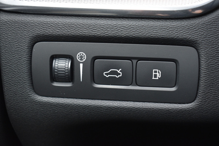 Volvo XC60 T8 Twin Engine AWD Inscription | Lucht vering | 360 camera | Trekhaak | Blis | stoel met geheugen |