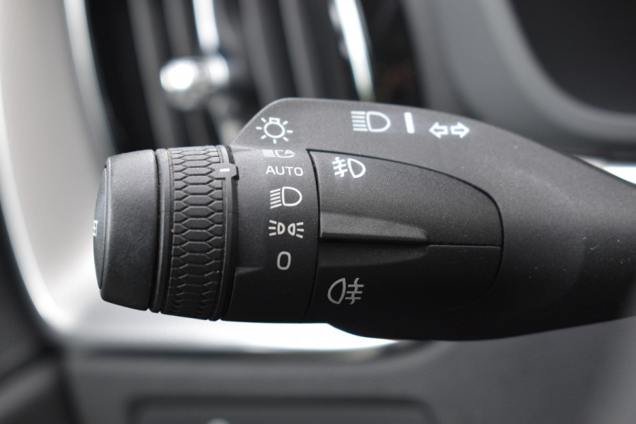 Volvo XC60 T8 Twin Engine AWD Inscription | Lucht vering | 360 camera | Trekhaak | Blis | stoel met geheugen |