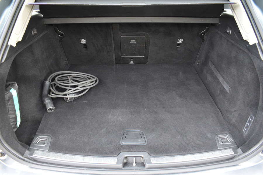 Volvo XC60 T8 Twin Engine AWD Inscription | Lucht vering | 360 camera | Trekhaak | Blis | stoel met geheugen |