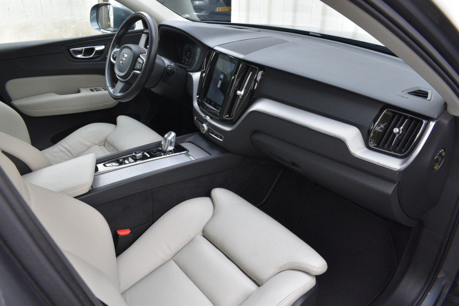 Volvo XC60 T8 Twin Engine AWD Inscription | Lucht vering | 360 camera | Trekhaak | Blis | stoel met geheugen |