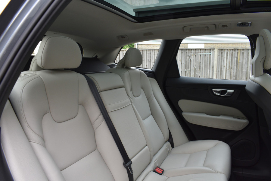 Volvo XC60 T8 Twin Engine AWD Inscription | Lucht vering | 360 camera | Trekhaak | Blis | stoel met geheugen |