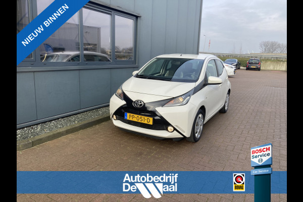 Toyota Aygo 1.0 VVT-i X-Play 5-drs. NAVI/CAMERA/AIRCO/MEDIA/LIMITER