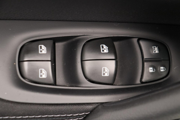 Nissan QASHQAI 1.2 N-Connecta Pano/dak Rondomzicht/Camera Navigatie