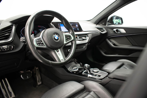 BMW 1-serie 120d xDrive High Executive Edition |Pano|Kuipstoel|HUD|Virtual|H&K|