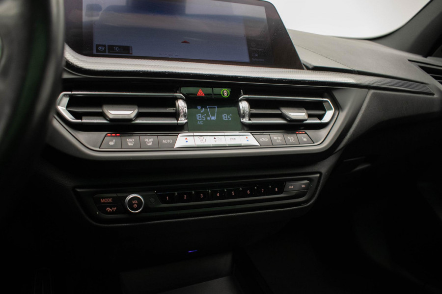BMW 1-serie 120d xDrive High Executive Edition |Pano|Kuipstoel|HUD|Virtual|H&K|