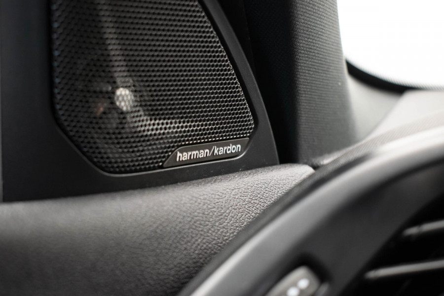 BMW 1-serie 120d xDrive High Executive Edition |Pano|Kuipstoel|HUD|Virtual|H&K|
