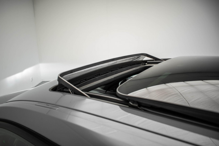 BMW 1-serie 120d xDrive High Executive Edition |Pano|Kuipstoel|HUD|Virtual|H&K|