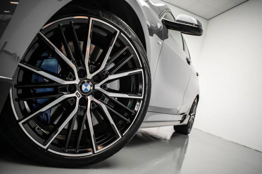 BMW 1-serie 120d xDrive High Executive Edition |Pano|Kuipstoel|HUD|Virtual|H&K|
