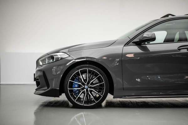 BMW 1-serie 120d xDrive High Executive Edition |Pano|Kuipstoel|HUD|Virtual|H&K|