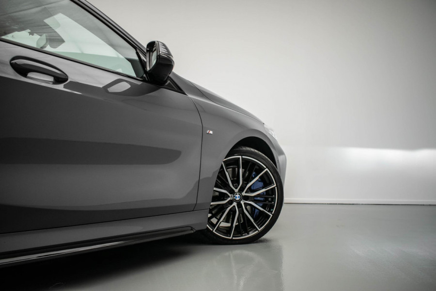 BMW 1-serie 120d xDrive High Executive Edition |Pano|Kuipstoel|HUD|Virtual|H&K|