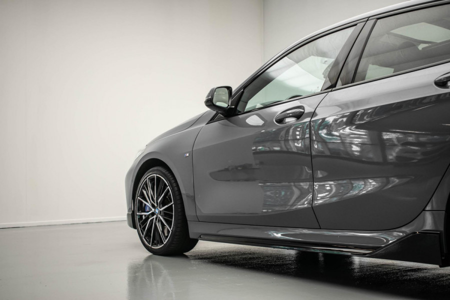 BMW 1-serie 120d xDrive High Executive Edition |Pano|Kuipstoel|HUD|Virtual|H&K|