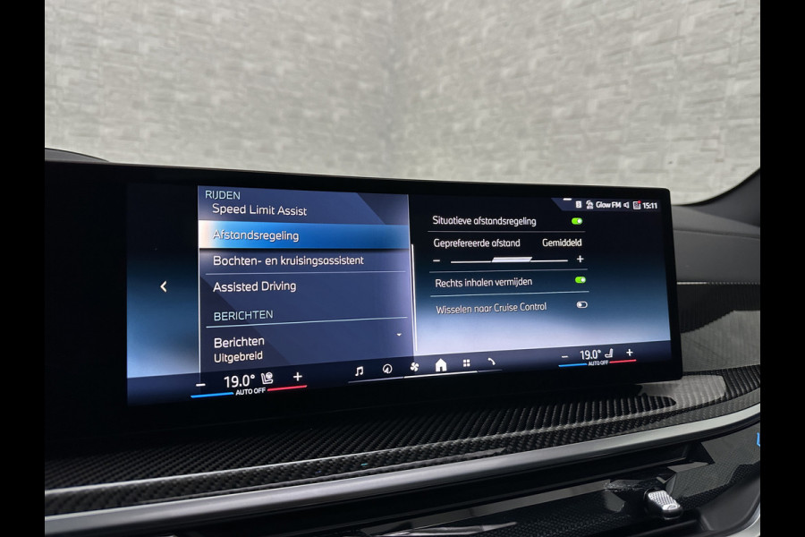 BMW X5 50e M-Sport Pro | 360 Camera | ACC | Carbon | Softclose | Head-Up | Stoelventilatie | Iconic-Glow | Harman-Kardon | Stuur, Stoelverwarming V+A | 4-Zone Clima | Keyless-Entry | Trekhaak | Ambient-Air | Indiv. Leder | Beker Koeling/Verwarmd | M-Gordels | 22'' | Iso-Glas |