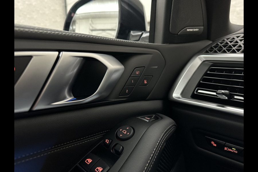 BMW X5 50e M-Sport Pro | 360 Camera | ACC | Carbon | Softclose | Head-Up | Stoelventilatie | Iconic-Glow | Harman-Kardon | Stuur, Stoelverwarming V+A | 4-Zone Clima | Keyless-Entry | Trekhaak | Ambient-Air | Indiv. Leder | Beker Koeling/Verwarmd | M-Gordels | 22'' | Iso-Glas |