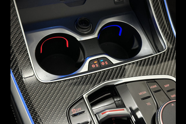 BMW X5 50e M-Sport Pro | 360 Camera | ACC | Carbon | Softclose | Head-Up | Stoelventilatie | Iconic-Glow | Harman-Kardon | Stuur, Stoelverwarming V+A | 4-Zone Clima | Keyless-Entry | Trekhaak | Ambient-Air | Indiv. Leder | Beker Koeling/Verwarmd | M-Gordels | 22'' | Iso-Glas |