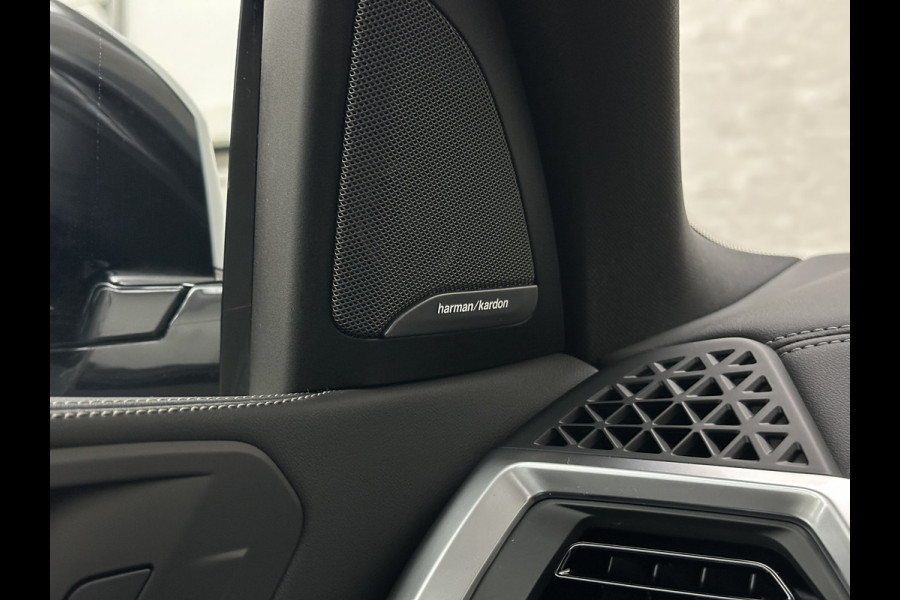 BMW X5 50e M-Sport Pro | 360 Camera | ACC | Carbon | Softclose | Head-Up | Stoelventilatie | Iconic-Glow | Harman-Kardon | Stuur, Stoelverwarming V+A | 4-Zone Clima | Keyless-Entry | Trekhaak | Ambient-Air | Indiv. Leder | Beker Koeling/Verwarmd | M-Gordels | 22'' | Iso-Glas |