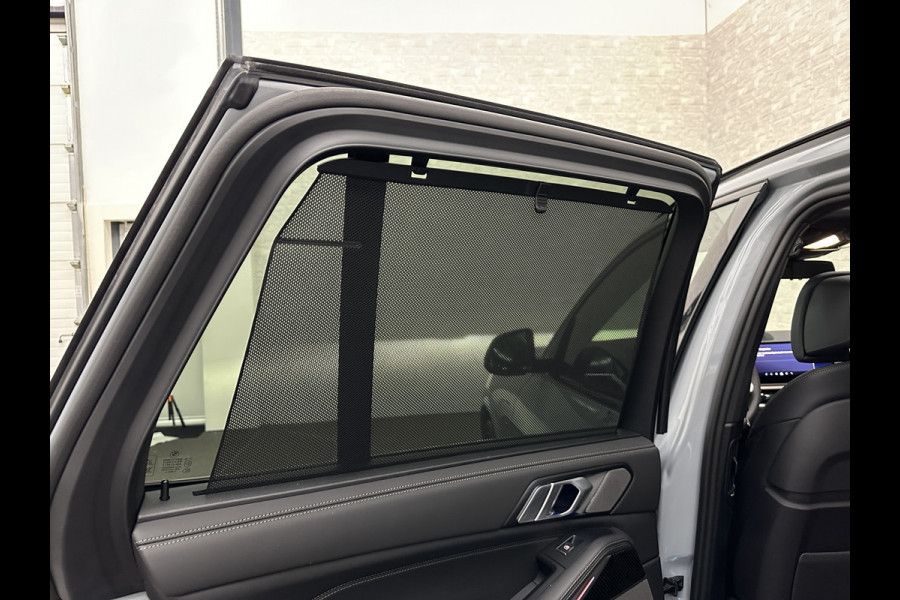 BMW X5 50e M-Sport Pro | 360 Camera | ACC | Carbon | Softclose | Head-Up | Stoelventilatie | Iconic-Glow | Harman-Kardon | Stuur, Stoelverwarming V+A | 4-Zone Clima | Keyless-Entry | Trekhaak | Ambient-Air | Indiv. Leder | Beker Koeling/Verwarmd | M-Gordels | 22'' | Iso-Glas |