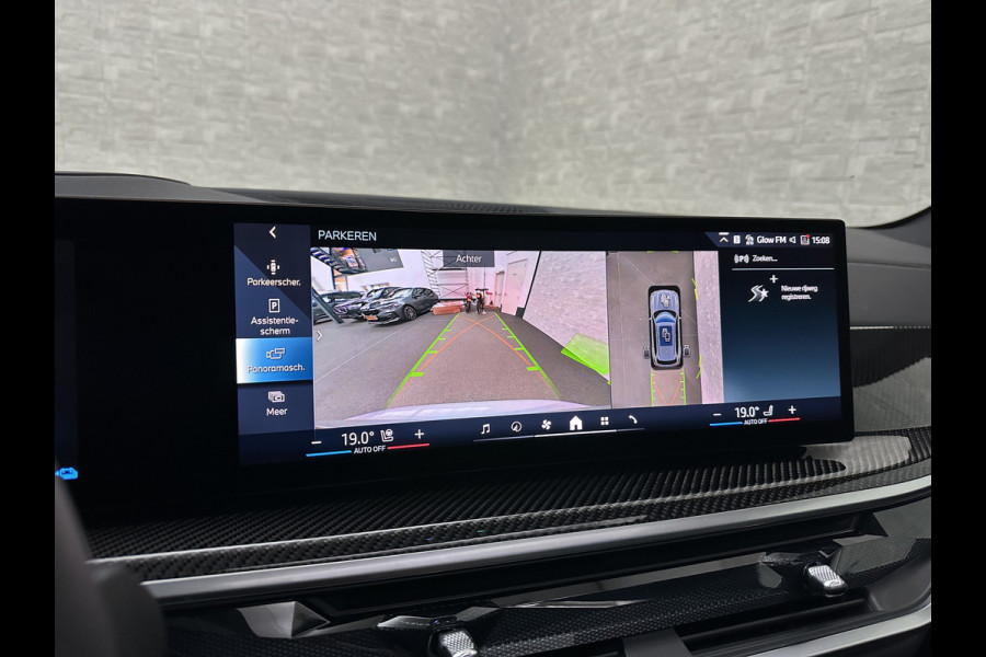 BMW X5 50e M-Sport Pro | 360 Camera | ACC | Carbon | Softclose | Head-Up | Stoelventilatie | Iconic-Glow | Harman-Kardon | Stuur, Stoelverwarming V+A | 4-Zone Clima | Keyless-Entry | Trekhaak | Ambient-Air | Indiv. Leder | Beker Koeling/Verwarmd | M-Gordels | 22'' | Iso-Glas |