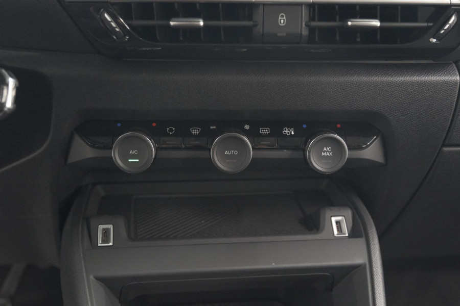 Citroën Ë-C4 Feel Pack 50 kWh | Camera | Apple Carplay | Parkeersensoren