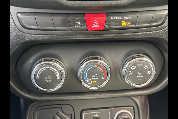 Jeep Renegade 1.6E-Torq EVO Longitude FWD Navigatie / Apple CarPlay I Airco I PDC I UConnect I Sport velgen I Dealer onderhouden