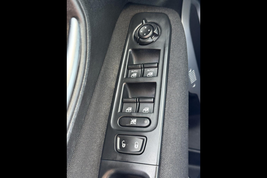 Jeep Renegade 1.6E-Torq EVO Longitude FWD Navigatie / Apple CarPlay I Airco I PDC I UConnect I Sport velgen I Dealer onderhouden