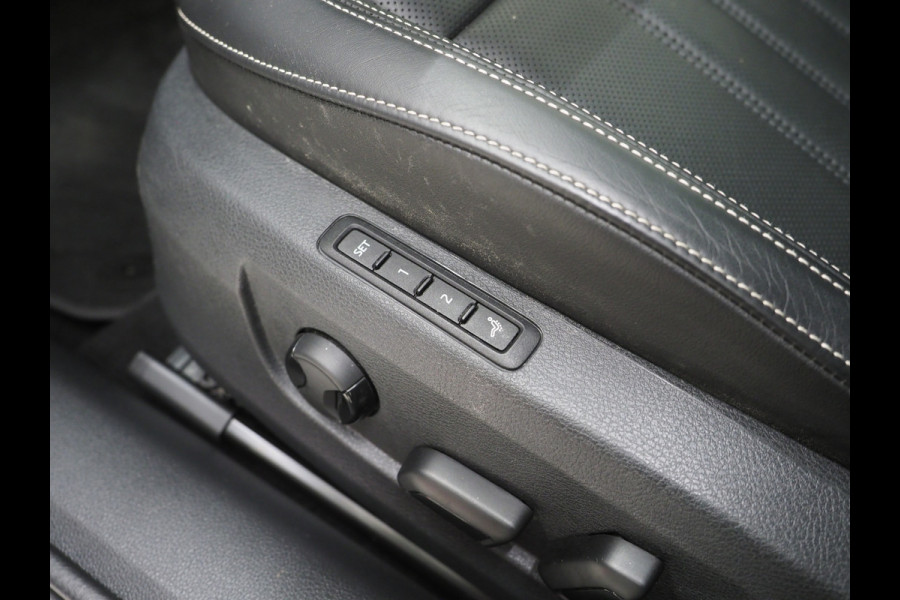 Škoda Superb Combi 1.4 TSI iV Laurin & Klement | Panoramadak | Massage | Canton | Keyless | Adaptive Cruise | Camera