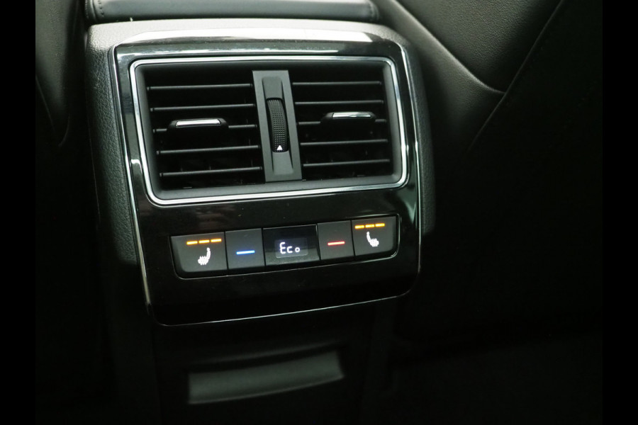 Škoda Superb Combi 1.4 TSI iV Laurin & Klement | Panoramadak | Massage | Canton | Keyless | Adaptive Cruise | Camera