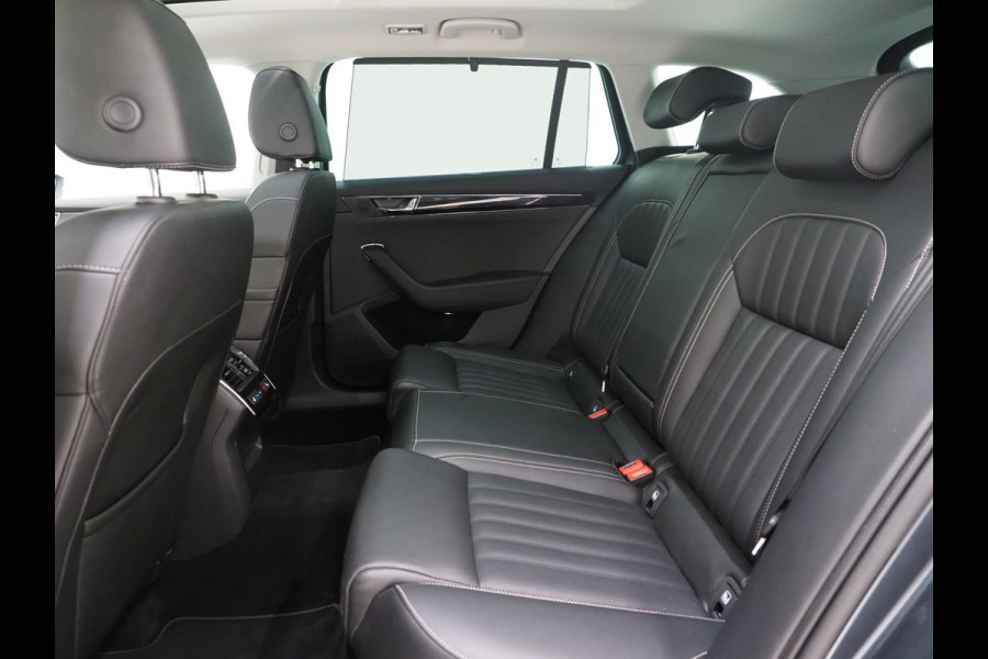 Škoda Superb Combi 1.4 TSI iV Laurin & Klement | Panoramadak | Massage | Canton | Keyless | Adaptive Cruise | Camera