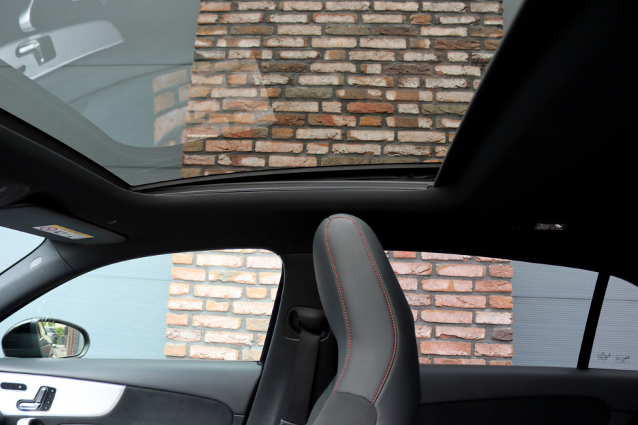 Mercedes-Benz A-Klasse 250 e AMG Line Aut8 | Panoramadak | Memory | Camera | Keyless Go | Multibeam LED | Stoelverwarming | Nightpakket | Advanced Sound System | Zitcomfortpakket |