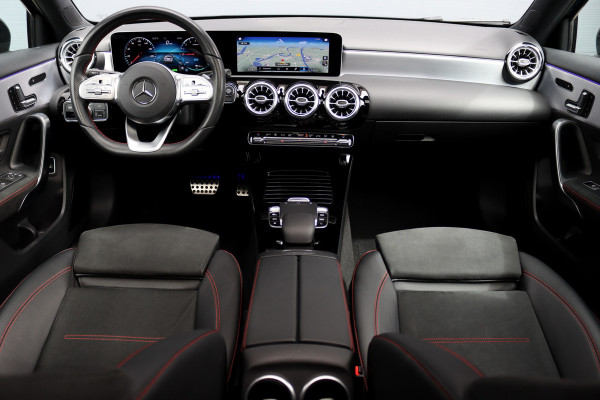 Mercedes-Benz A-Klasse 250 e AMG Line Aut8 | Panoramadak | Memory | Camera | Keyless Go | Multibeam LED | Stoelverwarming | Nightpakket | Advanced Sound System | Zitcomfortpakket |