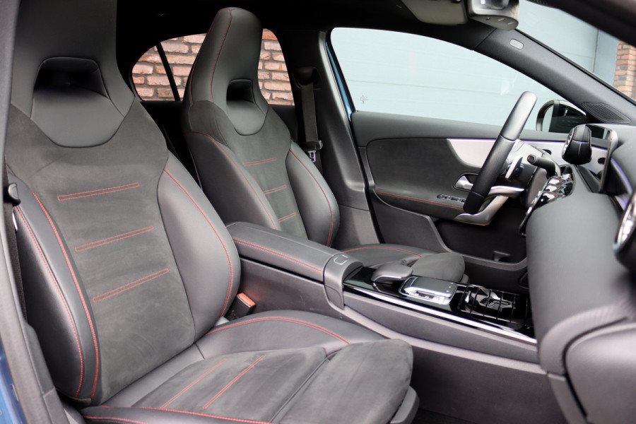 Mercedes-Benz A-Klasse 250 e AMG Line Aut8 | Panoramadak | Memory | Camera | Keyless Go | Multibeam LED | Stoelverwarming | Nightpakket | Advanced Sound System | Zitcomfortpakket |