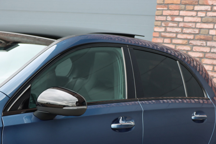Mercedes-Benz A-Klasse 250 e AMG Line Aut8 | Panoramadak | Memory | Camera | Keyless Go | Multibeam LED | Stoelverwarming | Nightpakket | Advanced Sound System | Zitcomfortpakket |