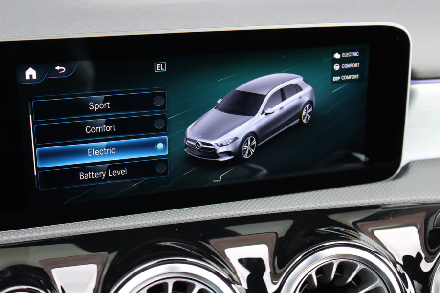 Mercedes-Benz A-Klasse 250 e AMG Line Aut8 | Panoramadak | Memory | Camera | Keyless Go | Multibeam LED | Stoelverwarming | Nightpakket | Advanced Sound System | Zitcomfortpakket |