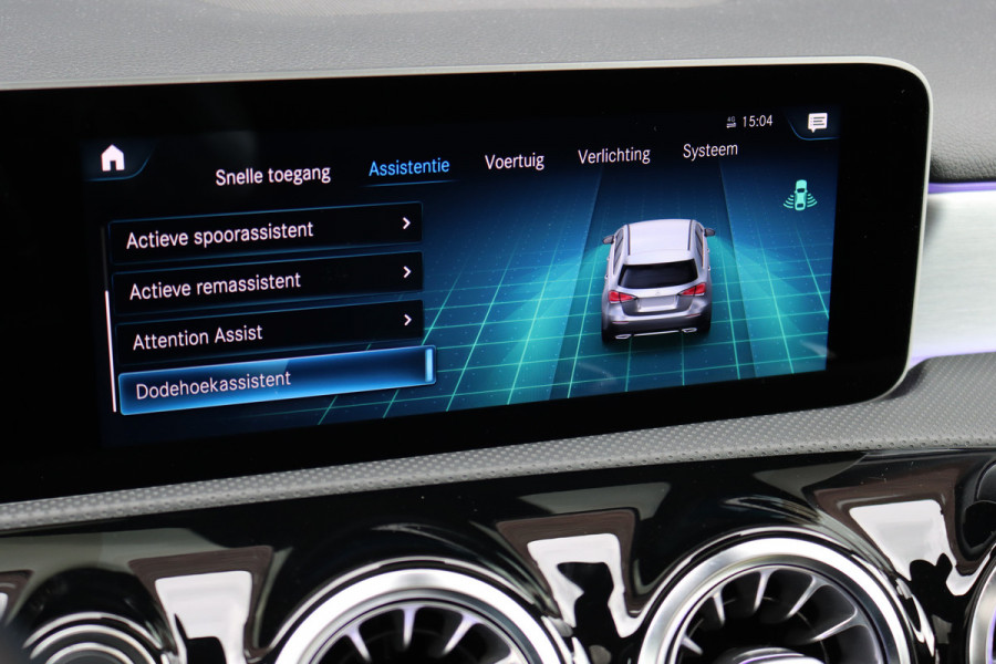 Mercedes-Benz A-Klasse 250 e AMG Line Aut8 | Panoramadak | Memory | Camera | Keyless Go | Multibeam LED | Stoelverwarming | Nightpakket | Advanced Sound System | Zitcomfortpakket |