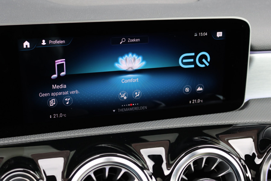 Mercedes-Benz A-Klasse 250 e AMG Line Aut8 | Panoramadak | Memory | Camera | Keyless Go | Multibeam LED | Stoelverwarming | Nightpakket | Advanced Sound System | Zitcomfortpakket |