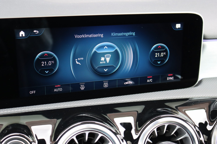 Mercedes-Benz A-Klasse 250 e AMG Line Aut8 | Panoramadak | Memory | Camera | Keyless Go | Multibeam LED | Stoelverwarming | Nightpakket | Advanced Sound System | Zitcomfortpakket |